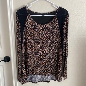 “Happening in the Present” brand - Size XL - Long sleeve top - Black & Tan